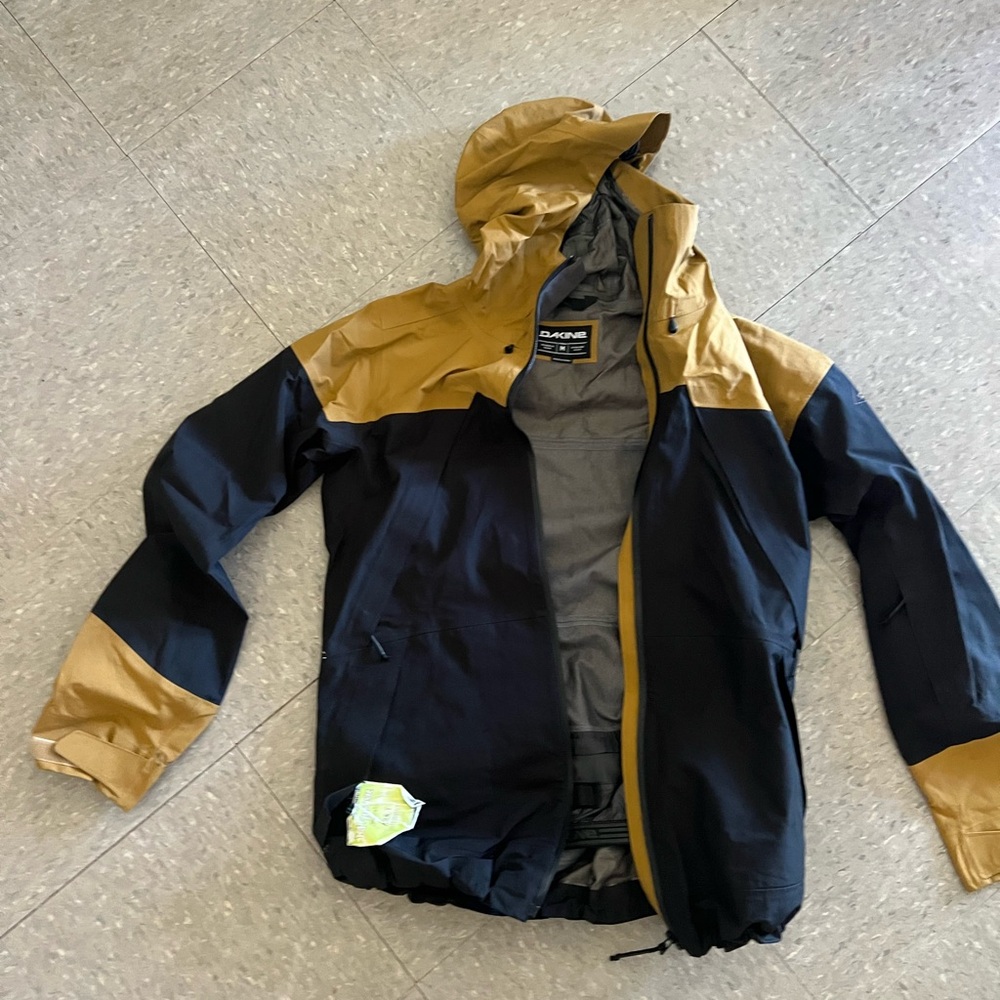 Dakine Gortex snowboarding jacket shell